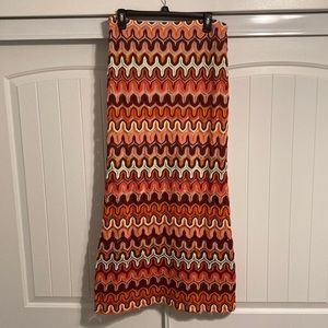 Karen Kane Knit full length skirt with elastic waistband. Size Medium.